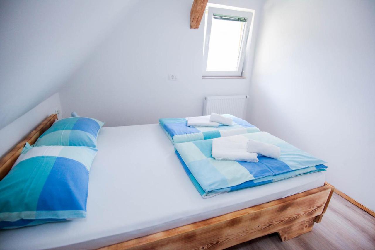 Apartmaji Pri Kozmavo - Little House Бохинь Экстерьер фото