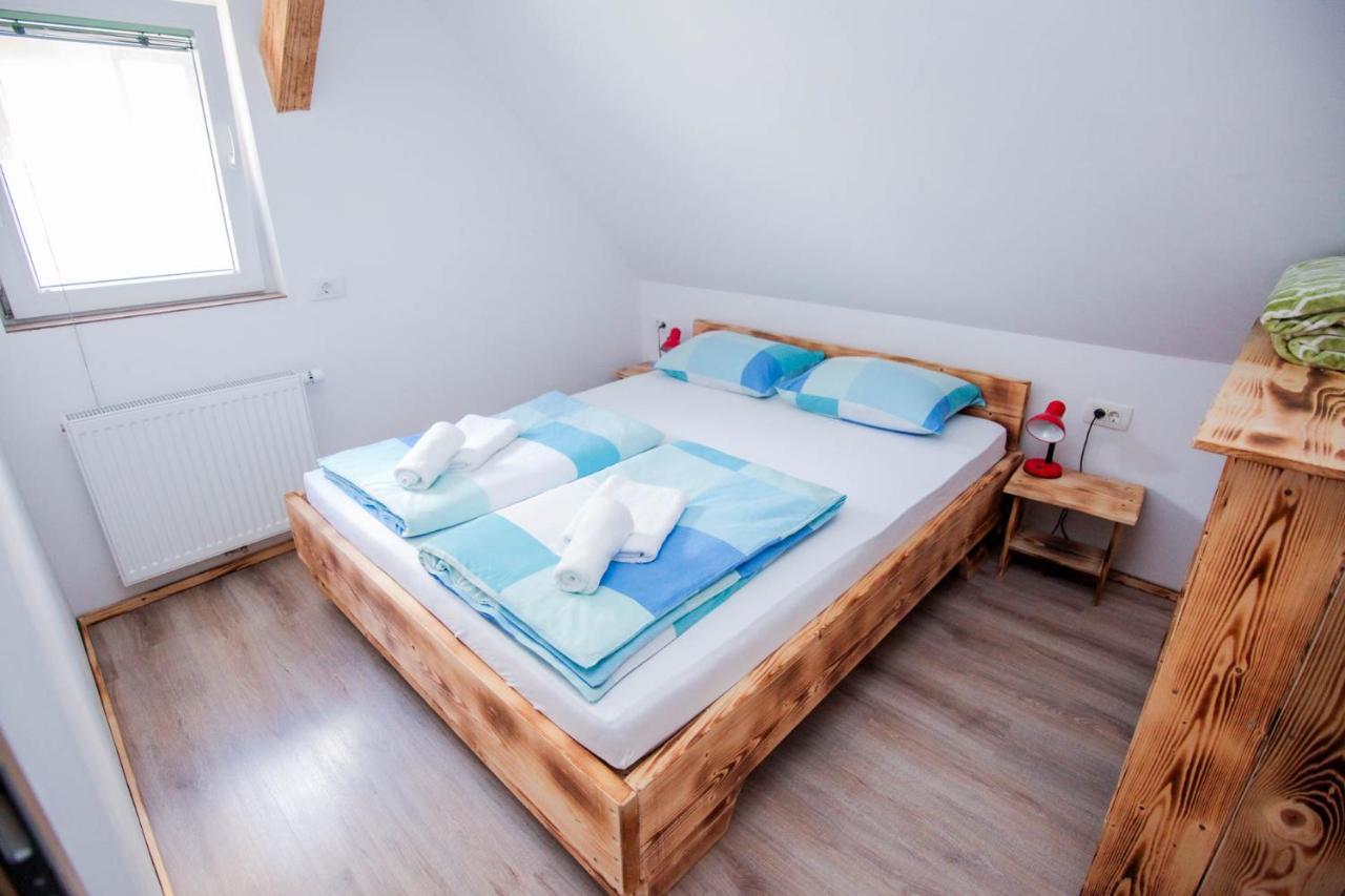 Apartmaji Pri Kozmavo - Little House Бохинь Экстерьер фото